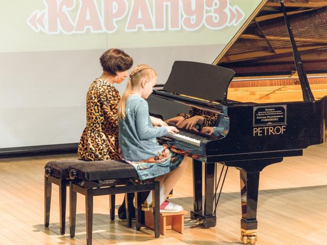 «Карапуз» — большой фестиваль для маленьких творцов в Детской школе искусств «Камертон»