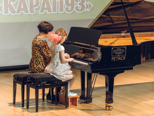 «Карапуз» — большой фестиваль для маленьких творцов в Детской школе искусств «Камертон»